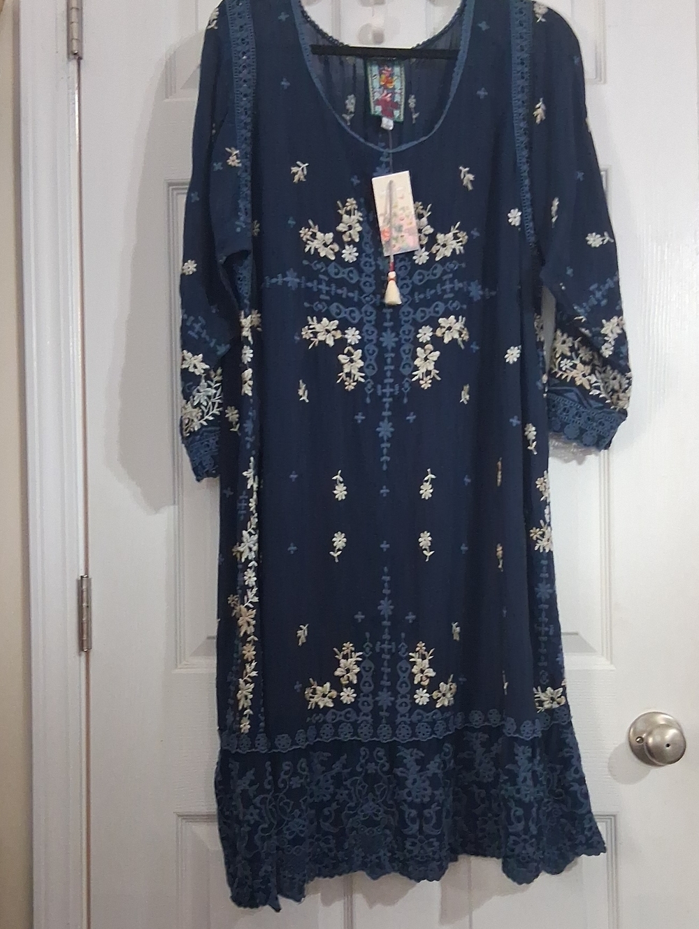 Women's XL Embroidered And Lace Navy Floral Casual Dress $149.  MSRP $355.00